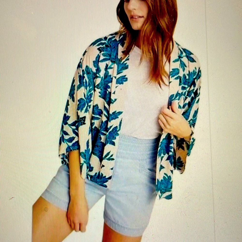 Andersen and Lauth Floral Kimono shawl
